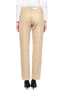 Lee - SPODNIE LEE DAMSKIE CHINO RELAXED L31MGK65. Materiał: materiał. Wzór: aplikacja #6