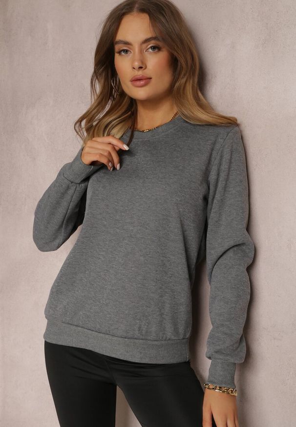 Renee - Ciemnoszara Bluza Diyo. Kolor: szary. Materiał: jeans, polar, materiał. Długość rękawa: długi rękaw. Długość: długie. Wzór: prążki, jednolity. Sezon: jesień, zima. Styl: klasyczny