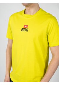 Diesel T-Shirt "T-Just" | A11184-RGRAI-5JE | Mężczyzna | Żółty. Okazja: na co dzień. Kolor: żółty. Materiał: bawełna. Wzór: nadruk. Styl: klasyczny, casual, elegancki #4