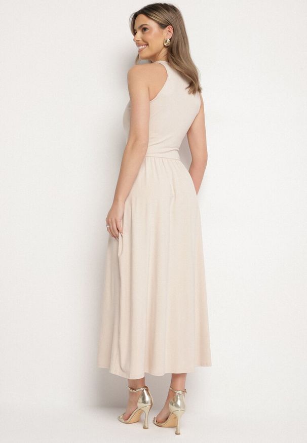 Born2be - Jasnobeżowa Sukienka Bawełniana Rozkloszowana bez Rękawów z Kieszonkami Efrinara. Okazja: na co dzień. Kolor: beżowy. Materiał: bawełna. Długość rękawa: bez rękawów. Sezon: lato. Typ sukienki: rozkloszowane. Styl: elegancki, klasyczny, casual. Długość: maxi