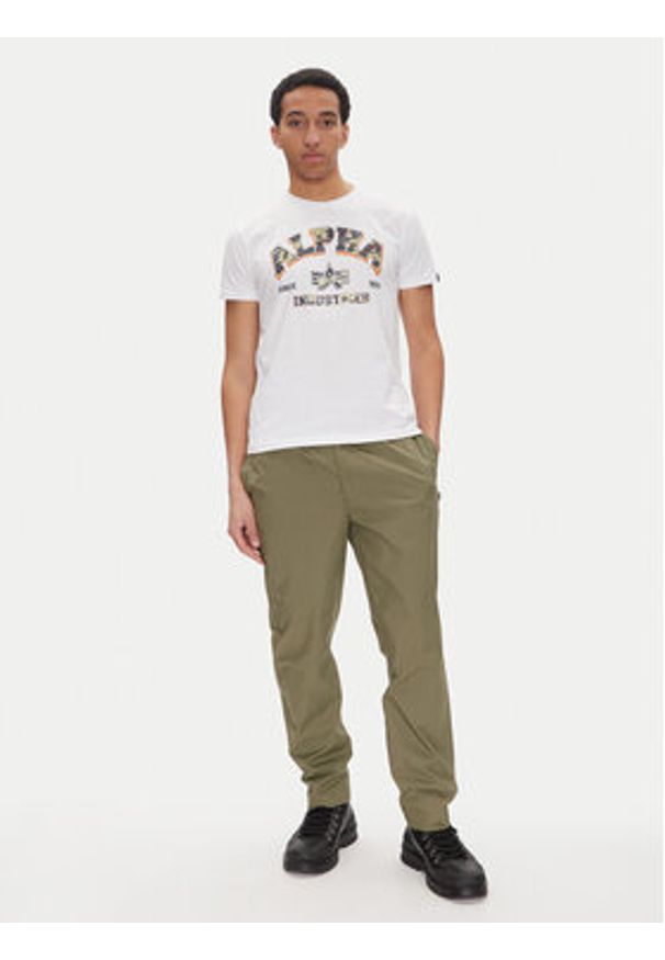 Alpha Industries T-Shirt Small Logo 146511 Biały Regular Fit. Kolor: biały. Materiał: bawełna