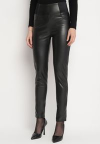 Born2be - Czarne Ocieplane Legginsy z Ekoskóry z Wysokim Stanem Feliora. Okazja: na co dzień. Stan: podwyższony. Kolor: czarny. Materiał: satyna. Styl: elegancki, wizytowy, casual