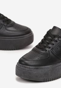 Born2be - Czarne Sneakersy Yakti. Wysokość cholewki: przed kostkę. Nosek buta: okrągły. Kolor: czarny. Materiał: skóra ekologiczna, materiał. Szerokość cholewki: normalna. Obcas: na platformie