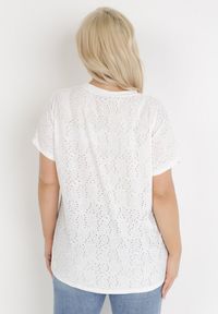 Born2be - Biała Bluzka Agametrius. Kolekcja: plus size. Kolor: biały. Materiał: dzianina. Długość rękawa: krótki rękaw. Długość: krótkie. Wzór: haft. Sezon: lato. Styl: boho #5