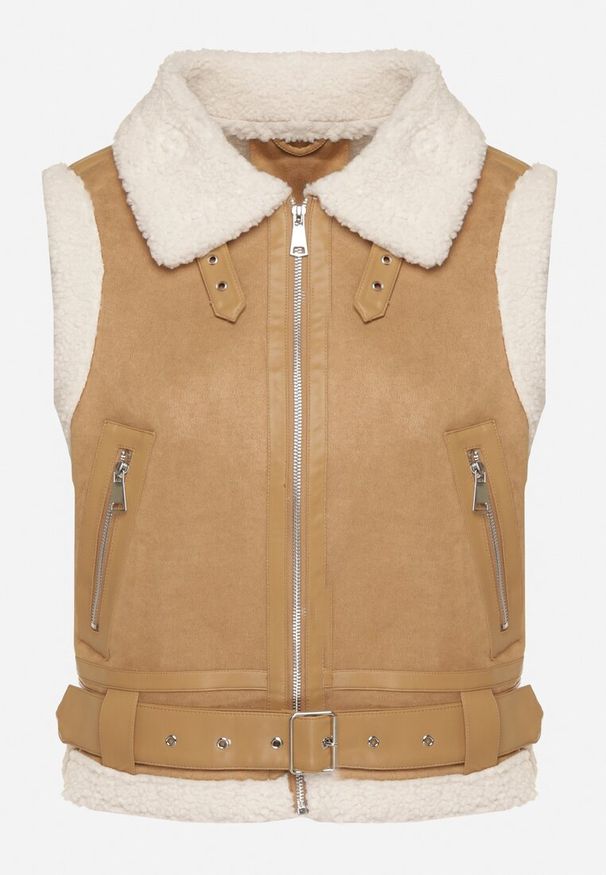 Born2be - Beżowa Rockowa Kamizelka z Futerkiem Typu Baranek i Klamerką Tiodora. Okazja: na co dzień. Kolor: beżowy. Materiał: futro. Wzór: aplikacja. Styl: rockowy