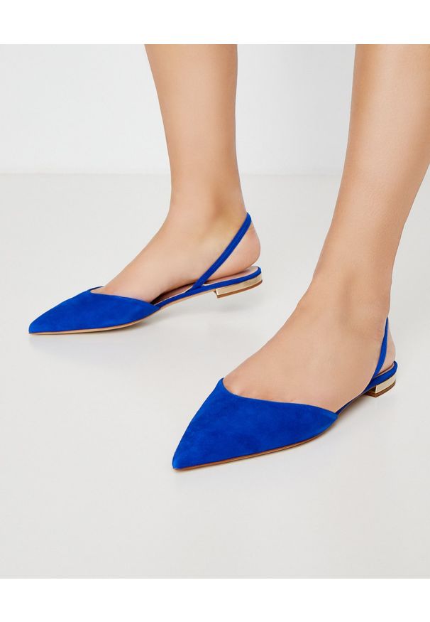 NINA LILOU - Niebieskie sandały z zamszowej skóry. Zapięcie: pasek. Kolor: niebieski. Materiał: zamsz, skóra. Sezon: lato, wiosna. Obcas: na płaskiej podeszwie