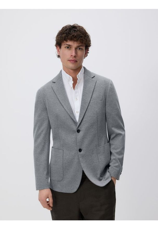 Reserved - Marynarka slim fit z dodatkiem wiskozy - czarny. Kolor: czarny. Materiał: wiskoza. Styl: sportowy
