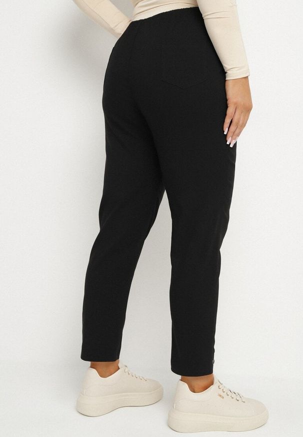 Born2be - Czarne Spodnie z Wiskozą z Gumką w Talii i Aplikacjami przy Nogawkach Stellorie. Okazja: na co dzień. Kolekcja: plus size. Kolor: czarny. Materiał: wiskoza. Wzór: aplikacja. Styl: elegancki, casual