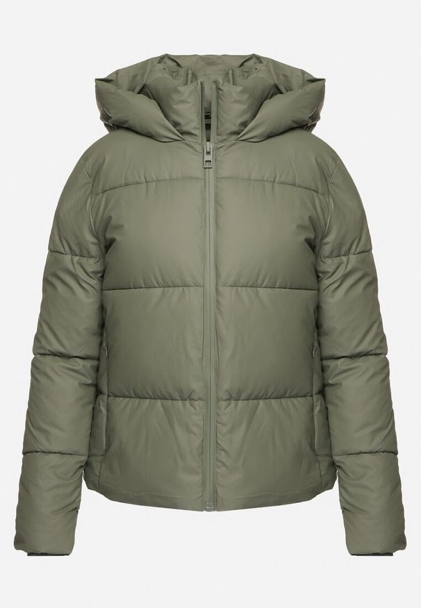 Born2be - Ciemnozielona Pikowana Kurtka o Prostym Kroju z Kapturem i Kieszeniami Leolea. Okazja: na spacer, na co dzień. Typ kołnierza: kaptur. Kolor: zielony. Materiał: jeans. Sezon: zima. Styl: casual