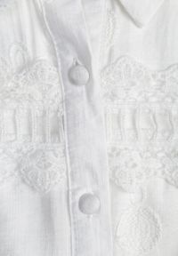 Renee - Biała Boho Koszula z Wiskozy Bez Rękawów Zdobiona Haftem Melirianne. Kolor: biały. Materiał: wiskoza. Długość rękawa: bez rękawów. Wzór: haft, aplikacja. Sezon: lato. Styl: boho #3