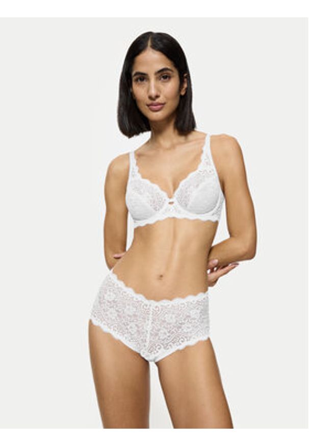 Triumph Figi klasyczne z wysokim stanem Amourette 10210675 Biały. Stan: podwyższony. Kolor: biały. Materiał: syntetyk