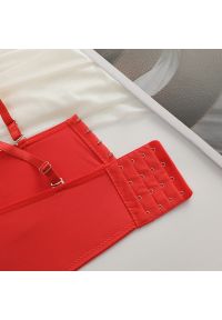 Intica - Biustonosz push-up z regulowanymi ramiączkami dla podkreślenia kształtów Kanja. Kolor: czerwony. Rodzaj stanika: push-up #6