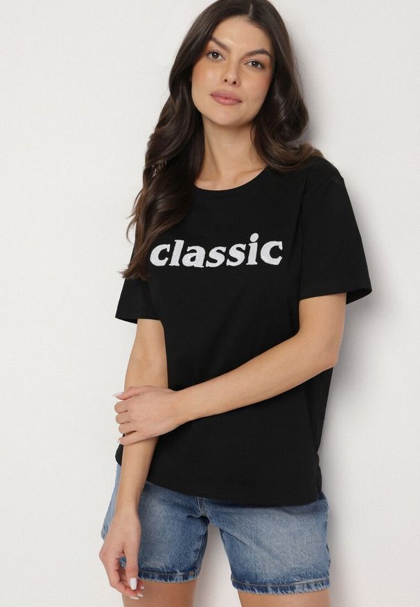 Born2be - Czarny T-shirt z Bawełny z Aplikacją z Cyrkoniami Deraine. Okazja: na co dzień. Kolor: czarny. Materiał: bawełna. Wzór: aplikacja. Styl: klasyczny, elegancki, casual