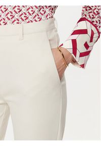 Guess Spodnie materiałowe W5RB30 KCMU2 Beżowy Regular Fit. Kolor: beżowy. Materiał: syntetyk #4
