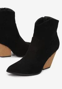 Renee - Czarne Kowbojki Centrifugal. Nosek buta: szpiczasty. Zapięcie: zamek. Kolor: czarny. Materiał: jeans, tiul, dzianina. Szerokość cholewki: normalna. Wzór: jednolity. Obcas: na stożku. Styl: klasyczny #4