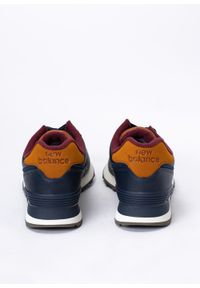 New Balance ML574OMC Sneakersy męskie granatowe. Kolor: niebieski. Materiał: zamsz, materiał, guma. Szerokość cholewki: normalna. Sezon: lato. Model: New Balance 574. Sport: bieganie #4