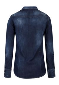 DSQUARED2 - Jeansowa koszula z ozdobnymi przetarciami. Kolor: niebieski. Materiał: jeans. Długość rękawa: długi rękaw. Długość: długie. Wzór: aplikacja