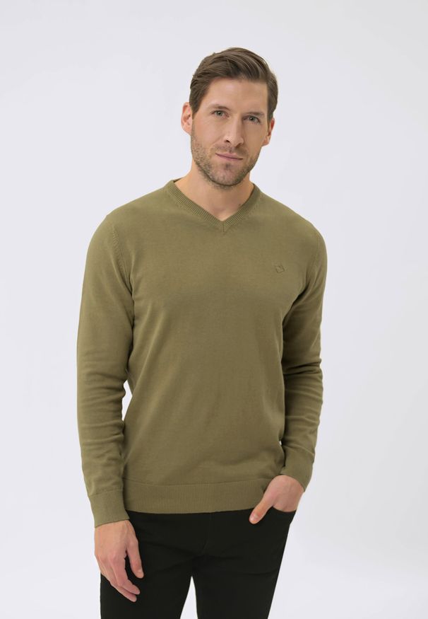 Volcano - Sweter z dekoltem w serek S-KLARO. Okazja: na co dzień. Typ kołnierza: dekolt w serek. Materiał: dzianina, bawełna, materiał. Długość rękawa: długi rękaw. Długość: długie. Wzór: gładki. Styl: klasyczny, casual, elegancki