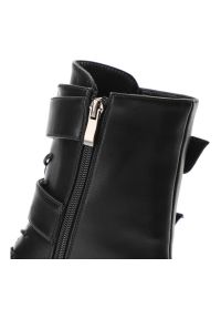Czarne Botki S.Barski Modne Buty Damskie. Okazja: na co dzień. Zapięcie: klamry. Kolor: czarny. Materiał: skóra ekologiczna, materiał. Wzór: paski. Obcas: na obcasie. Styl: casual, elegancki. Wysokość obcasa: średni #7