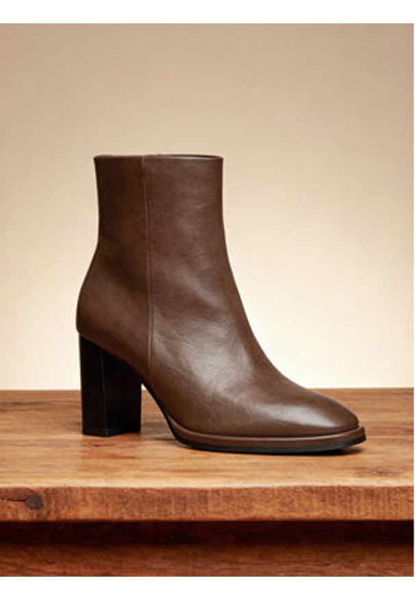 Gino Rossi Botki EO-LORA-0121991 Brązowy. Kolor: brązowy. Materiał: skóra