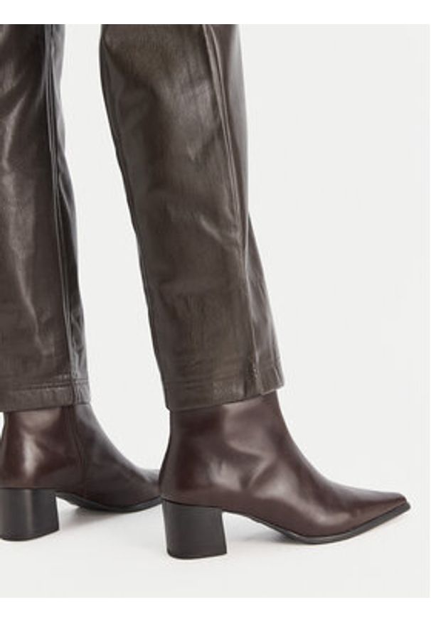 Vero Moda Spodnie z imitacji skóry Vips 10336342 Brązowy Straight Fit. Kolor: brązowy. Materiał: skóra