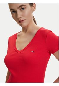 Tommy Jeans T-Shirt DW0DW17385 Czerwony Slim Fit. Kolor: czerwony. Materiał: bawełna #4