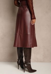 Renee - Bordowa Spódnica o Trapezowym Kroju z Imitacji Skóry z Szerokim Paskiem Saliavesa. Okazja: na spotkanie biznesowe, na co dzień. Kolor: czerwony. Materiał: skóra. Styl: elegancki, biznesowy, klasyczny, casual