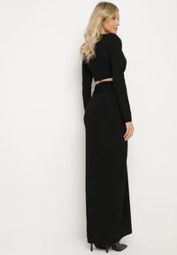 Born2be - Czarna Sukienka Koktajlowa Ozdobiona Wycięciem Marszczeniem w Talii i Rozcięciem na Nogę Ilizia. Okazja: na imprezę. Kolor: czarny. Wzór: aplikacja. Typ sukienki: proste. Styl: wizytowy #6