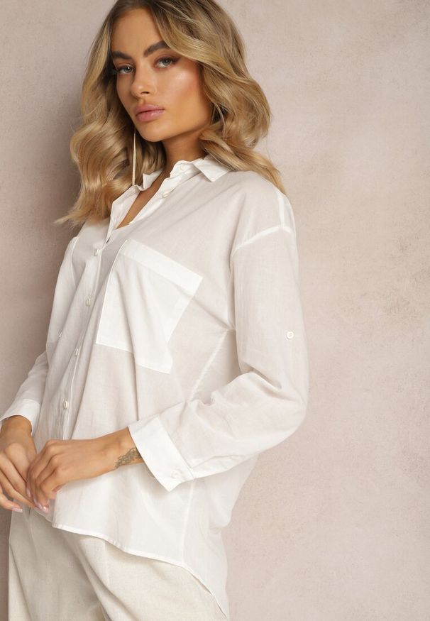 Renee - Biała Klasyczna Koszula z Bawełny z Kieszonkami Jaela. Okazja: na co dzień. Kolor: biały. Materiał: bawełna. Styl: klasyczny