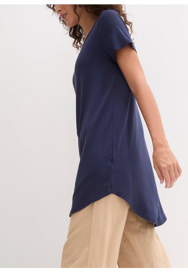 bonprix - Długi shirt z miękkiej wiskozy. Kolor: niebieski. Materiał: wiskoza. Długość: długie. Wzór: gładki