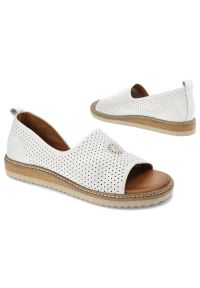 Sandały damskie Artiker, perforowane ze skóry naturalnej, białe, 44C0689. Okazja: na co dzień. Kolor: biały. Materiał: skóra. Sezon: lato. Styl: casual, elegancki #6