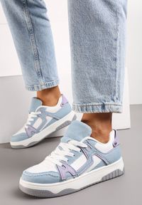 Renee - Niebiesko-Białe Sneakersy Ozdobione Jeansowymi Naszywkami Cliome. Kolor: niebieski. Materiał: jeans. Wzór: aplikacja #4