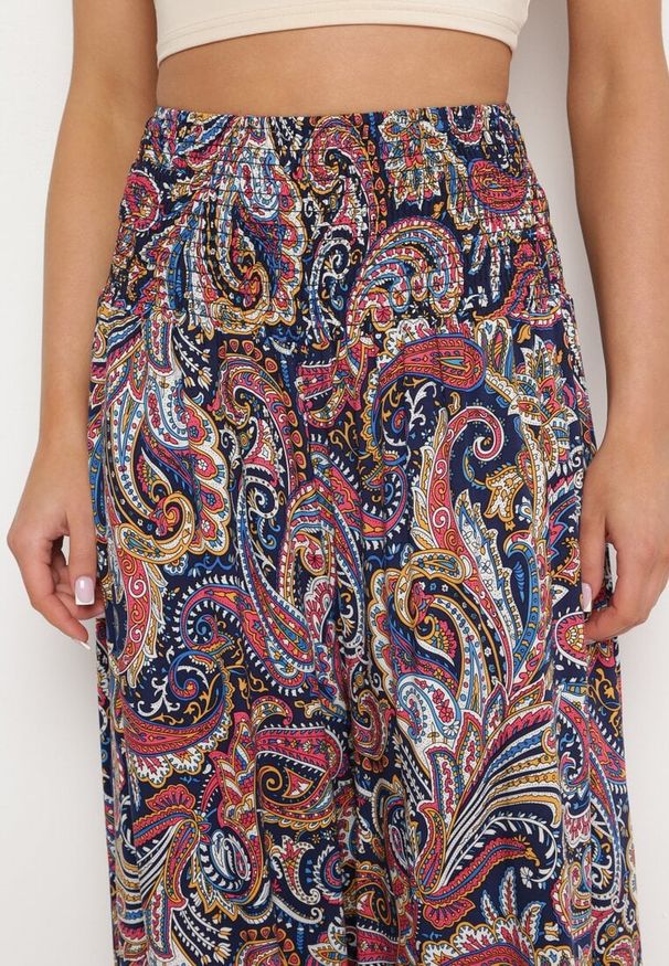 Born2be - Granatowe Bawełniane Spodnie Kuloty z Wzorem Paisley Tarrisa. Okazja: na co dzień. Kolor: niebieski. Materiał: bawełna. Wzór: paisley. Styl: elegancki, casual