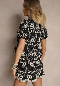 Renee - Czarna Bluzka z Bawełny Ozdobiona Haftem Talseli. Okazja: na co dzień. Kolor: czarny. Materiał: bawełna. Wzór: aplikacja, haft. Styl: casual #3
