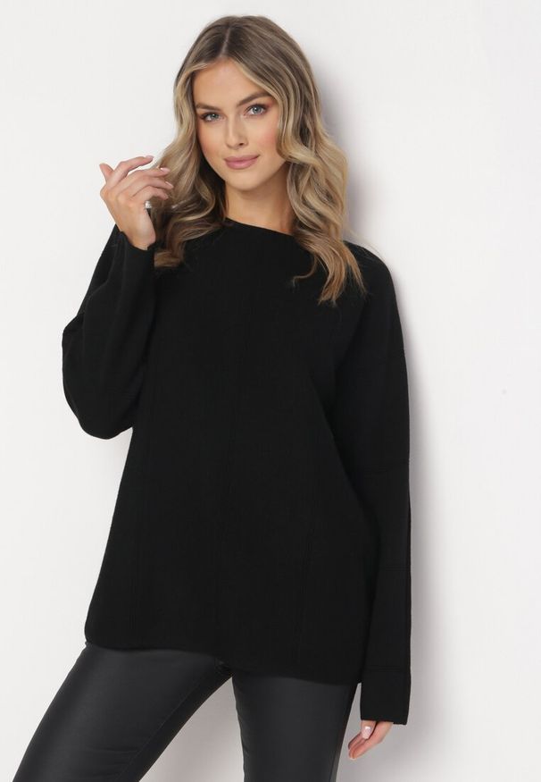 Born2be - Czarny Sweter z Przeszyciami Daeton. Kolor: czarny. Materiał: bawełna, tkanina, wiskoza. Długość rękawa: długi rękaw. Długość: długie