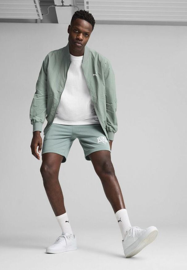 Puma - Męska kurtka bomber PUMA Class PUMA Green Moon. Kolor: zielony. Materiał: guma. Wzór: napisy, nadruk