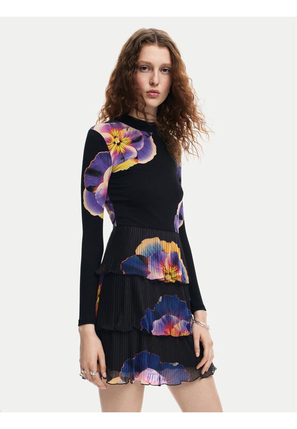 Desigual Sukienka codzienna Pansee Lacroix 24WWVK34 Czarny Regular Fit. Okazja: na co dzień. Kolor: czarny. Materiał: wiskoza, syntetyk. Typ sukienki: proste. Styl: casual