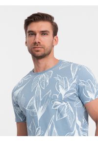 Ombre Clothing - Męski t-shirt fullprint w kontrastowe liście - błękitny V2 OM-TSFP-0180 - XXL. Okazja: na co dzień. Kolor: niebieski. Materiał: materiał, bawełna. Styl: casual #8
