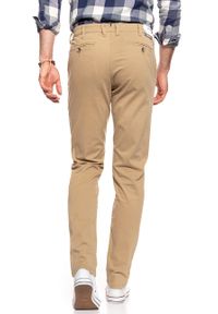 Wrangler - WRANGLER SPODNIE MĘSKIE CHINO GOLDEN SAND W16LRN223. Materiał: materiał #6