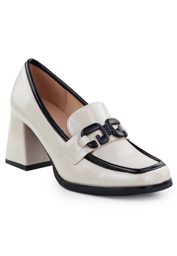 POTOCKI - Lakierowane półbuty damskie na słupku beżowe Potocki SZ12553. Kolor: beżowy. Materiał: skóra ekologiczna. Obcas: na słupku. Styl: elegancki. Wysokość obcasa: średni