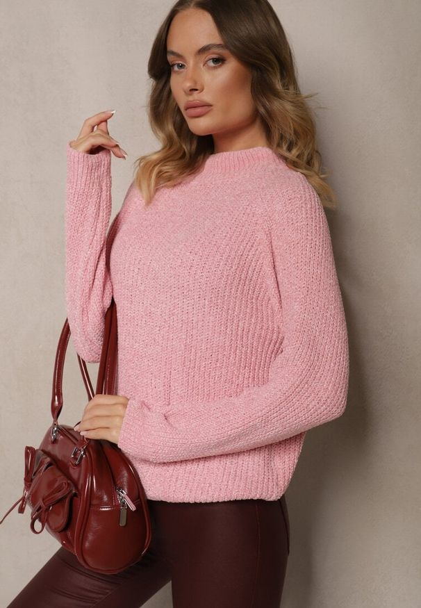 Renee - Różowy Casualowy Golf z Wiskozą Zerinia. Okazja: na co dzień. Typ kołnierza: golf. Kolor: różowy. Materiał: wiskoza. Styl: casual