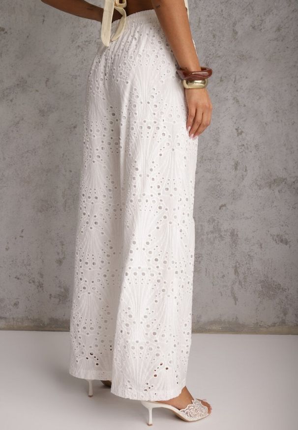 Renee - Białe Ażurowe Spodnie Wide Leg z Bawełny w Rustykalnym Stylu z Haftem Elladith. Okazja: na co dzień. Kolor: biały. Materiał: bawełna. Wzór: ażurowy, haft. Styl: casual, boho
