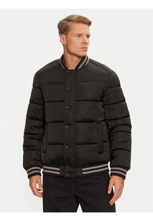 Guess Kurtka bomber M4BL31 WGJ92 Czarny Regular Fit. Kolor: czarny. Materiał: syntetyk