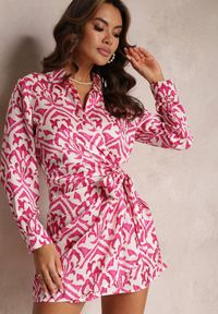 Renee - Fuksjowa Sukienka Kopertowa z Wiązaniem i Wzorzystym Printem Mildsmith. Kolor: różowy. Materiał: materiał. Wzór: nadruk. Typ sukienki: kopertowe #1