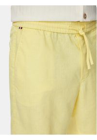 TOMMY HILFIGER - Tommy Hilfiger Szorty materiałowe Dover MW0MW44353 Żółty jasny Regular Fit. Kolor: żółty. Materiał: len #4