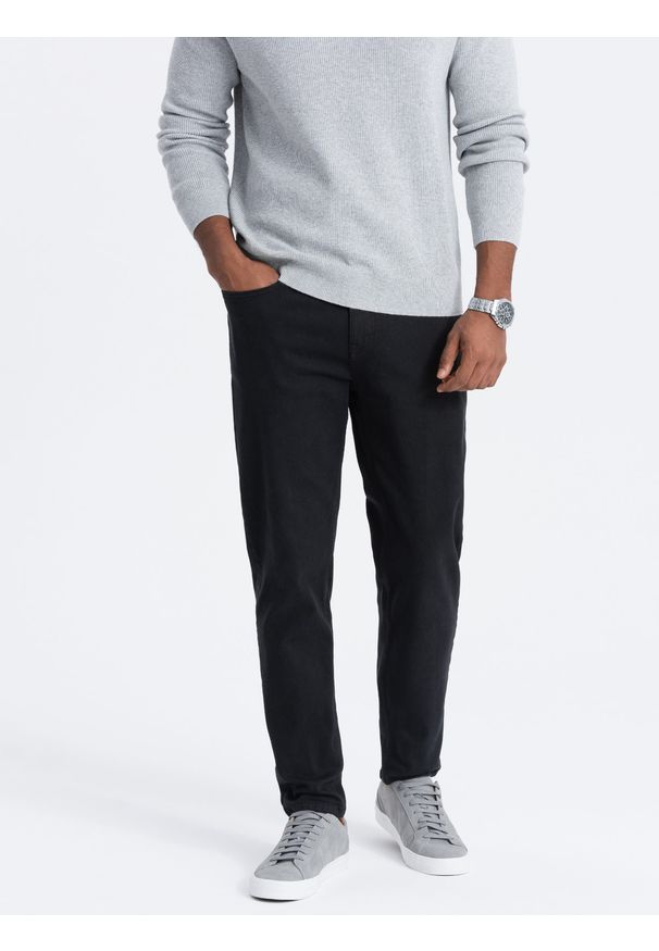 Ombre Clothing - Męskie spodnie jeansowe bez przetarć SLIM FIIT - czarne V11 - Rozmiar: XL. Okazja: na co dzień. Kolor: czarny. Materiał: jeans. Wzór: gładki. Styl: elegancki, sportowy, casual