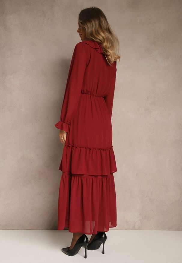 Renee - Bordowa Rozkloszowana Sukienka VICES z Falbanami i Transparentnymi Rękawami Aruvite. Typ kołnierza: dekolt w serek. Kolor: czerwony