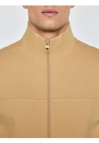 Big-Star - Bluza męska rozpinana ze stójką beżowa Wlador 801. Okazja: na co dzień. Typ kołnierza: kołnierzyk stójkowy. Kolor: beżowy. Materiał: dzianina, dresówka, jeans. Wzór: ze splotem, nadruk. Styl: sportowy, casual, elegancki #6