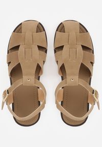 Born2be - Ciemnobeżowe Sandały Gladiatorki z Imitacji Nubuku z Klamerką Belenatia. Zapięcie: pasek. Kolor: beżowy. Materiał: nubuk. Sezon: lato. Styl: klasyczny #8