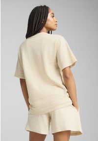 Puma - Damska strukturalna koszulka ESS ELEVATED o luźnym kroju PUMA Alpine Snow White. Kolor: beżowy, biały, wielokolorowy. Materiał: materiał. Wzór: haft